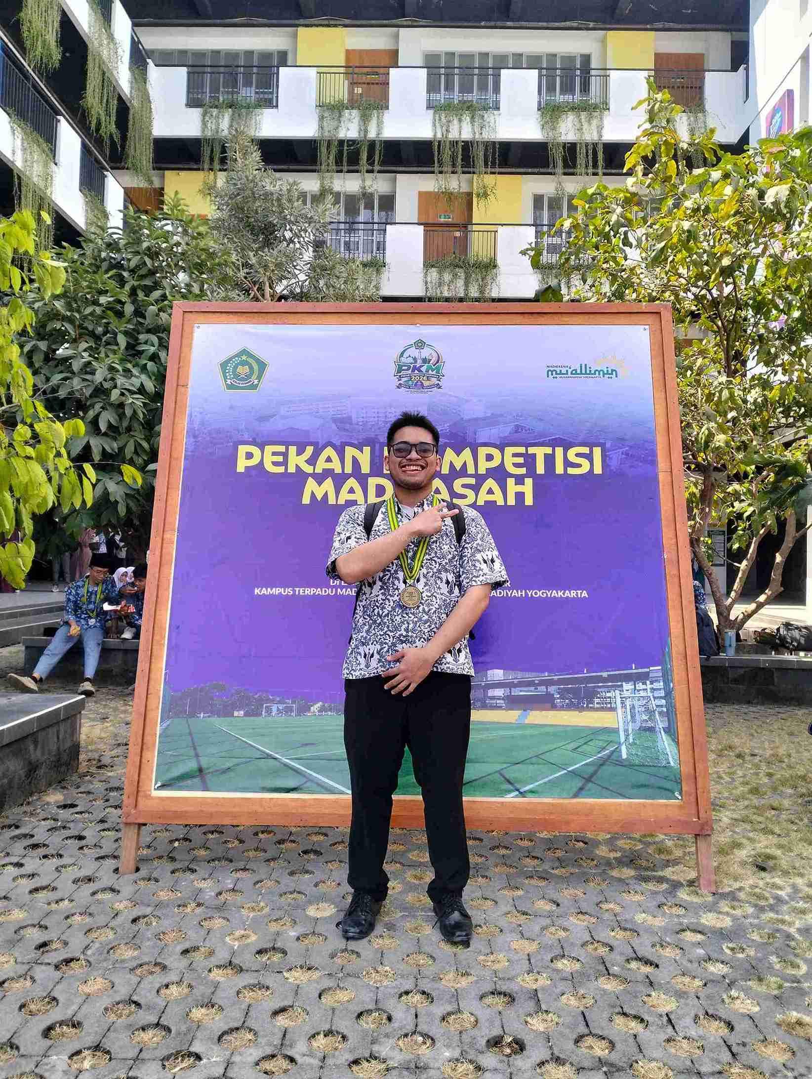 Cikal Revolusi Sabet Medali Emas Speech Contest PKM Tingkat Kota Yogyakarta, Melaju ke Tingkat Provinsi